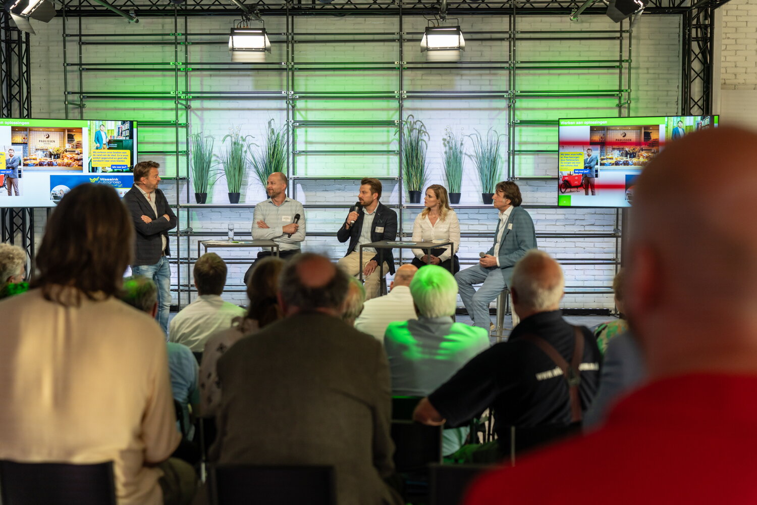 Sprekers tijden het stadslogistiek logistiek café op 13 mei