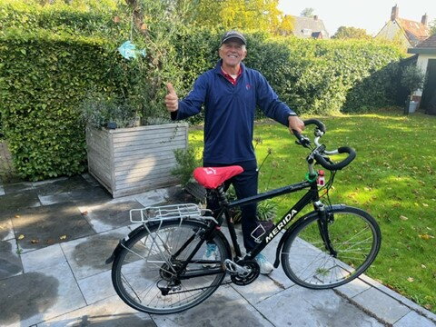 Robbert met #posifiets-hoes en fiets 