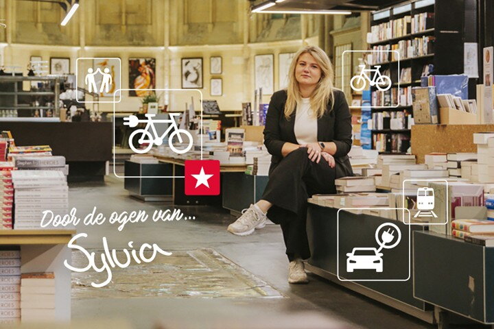 Dame in boekhandel, Sylvia Harmes, door de ogen van